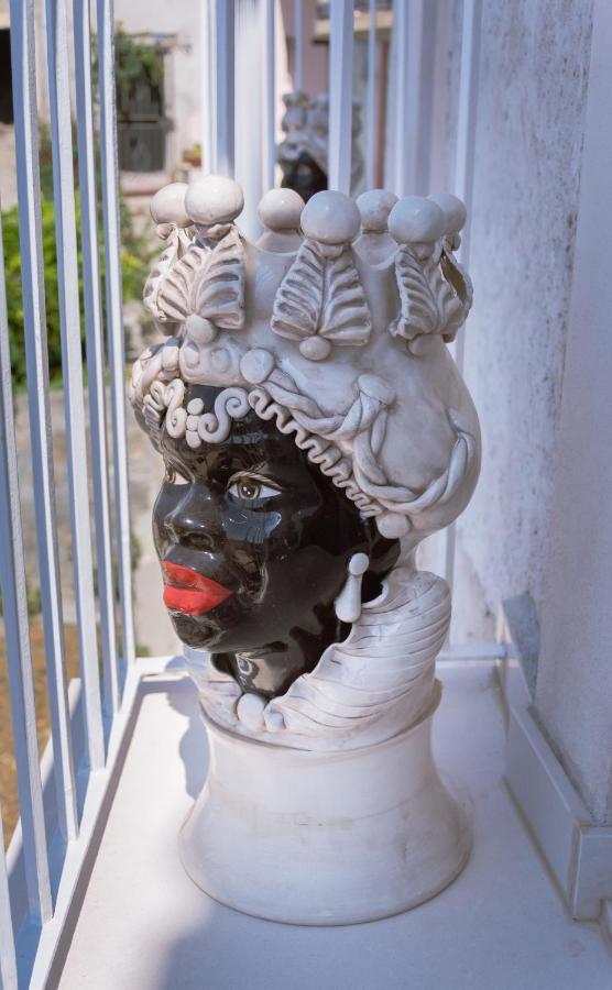 Dimora Cavour Bed & Breakfast Amantea Exterior photo