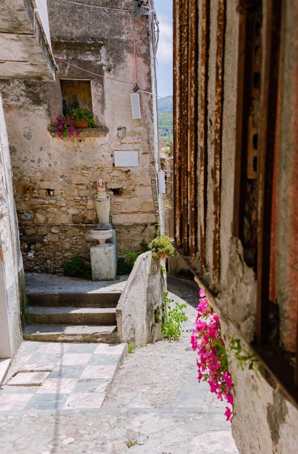 Dimora Cavour Bed & Breakfast Amantea Exterior photo